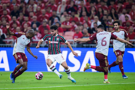 Percy Tau and Yasser Ibrahim of Al Ahly and Martinelli of