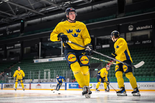 Otto Stenberg of the Swedish under-20 national ice hockey