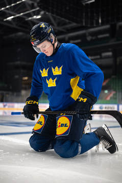 Elias Pettersson of the Swedish under-20 national ice