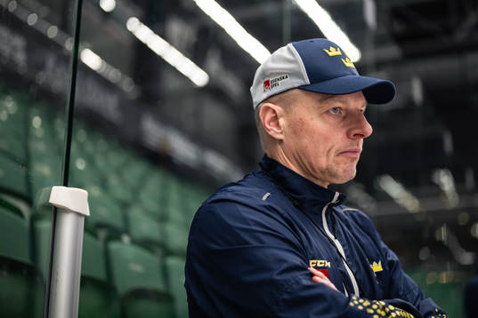Head coach Magnus Hävelid of the Swedish under-20 national