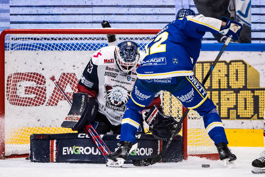 Linköpings målvakt Marcus Högberg och Leksands Lukas