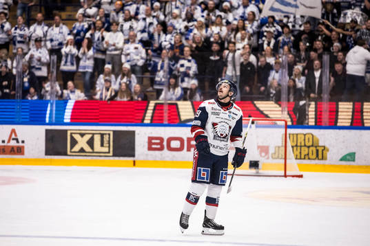 Linköpings Patrick Russell deppar