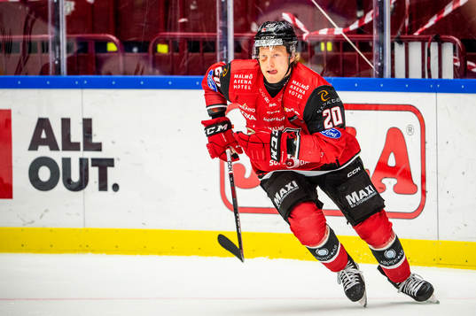 Malmö Redhawks Thomas Berg Paulsen värmer upp innan