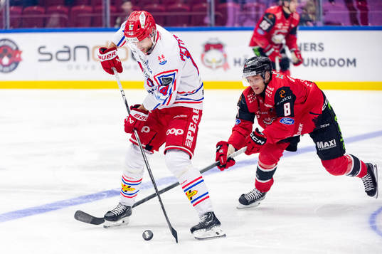 Timrås Emil Pettersson och Malmö Redhawks Johan Olofsson