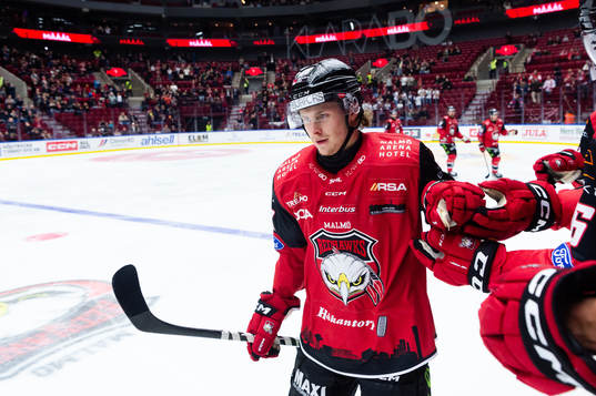 Malmö Redhawks Lauri Pajuniemi jublar