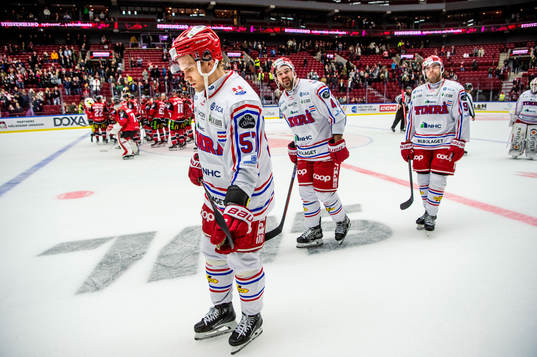 Timrås Anton Wedin deppar med lagkamraterna