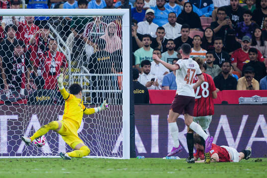 Goalkeeper Shusaku Nishikawa of Urawa Reds lets in the 0-1
