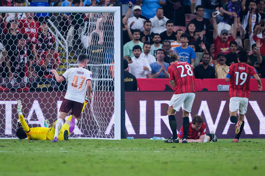 Marius Høibråten of Urawa Reds looks dejected