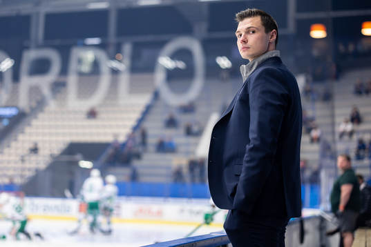 Rögles tränare Max Bohlin