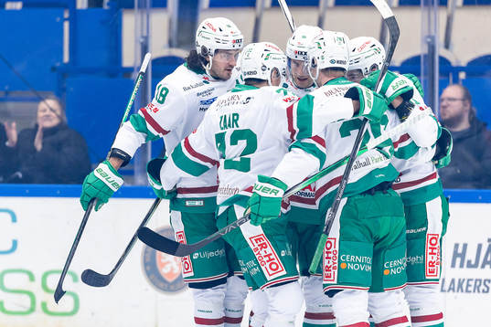 Rögles spelare jublar