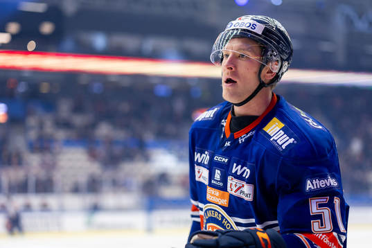 Växjös Emil Sylvegård jublar