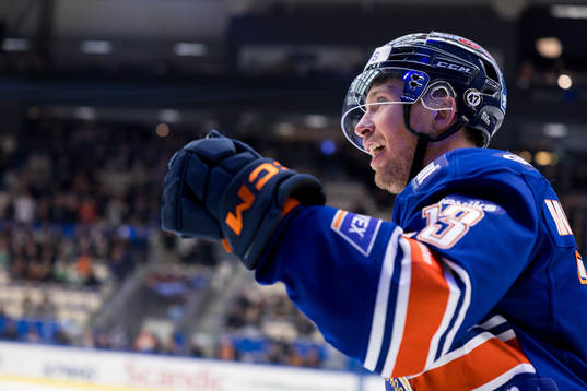 Växjös Dylan McLaughlin jublar