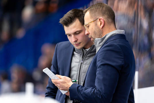 Rögles tränare Max Bohlin och assisterande tränare Roger