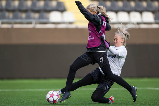 Lisa Löwing and Molly Johansson of Häcken