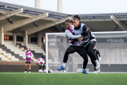 Ruby Grant and Felicia Schröder of Häcken