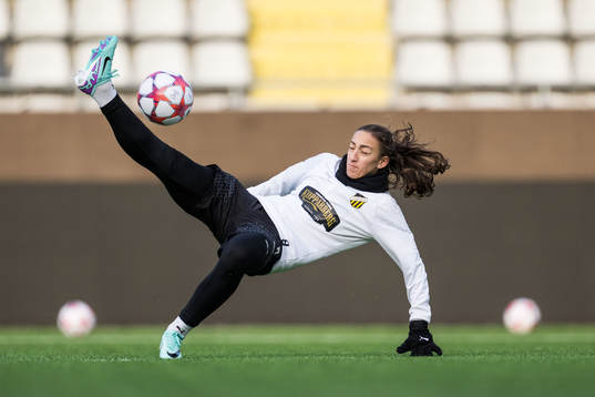 Bläddra bland fler bilder av Football, UEFA Women's Champions League, Häcken, Training and press conference