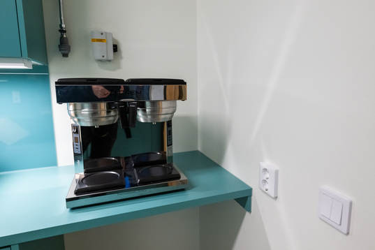 Kaffebryggare i ett kök i Slottsskogsrinken