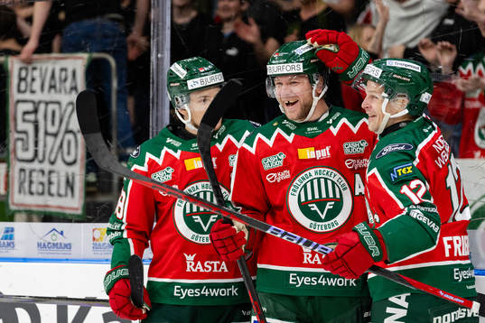 Frölundas Christian Folin och Max Friberg jublar