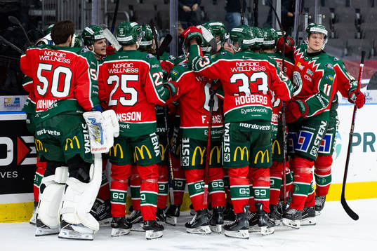 Frölundas spelare jublar