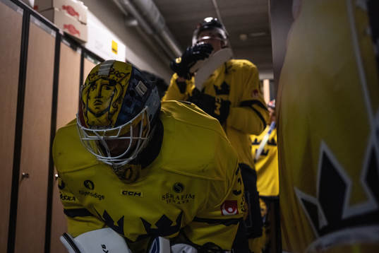 Goaltender Hugo Hävelid of Sweden
