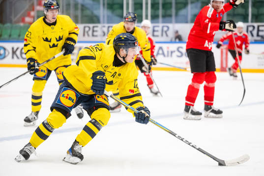 Noah Östlund of Sweden