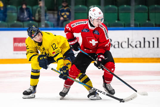 Noah Östlund of Sweden and Simon Meier of Switzerland