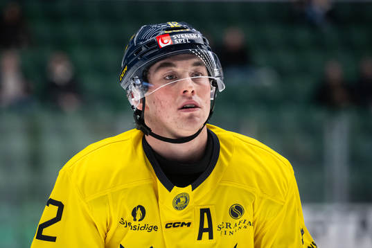 Noah Östlund of Sweden