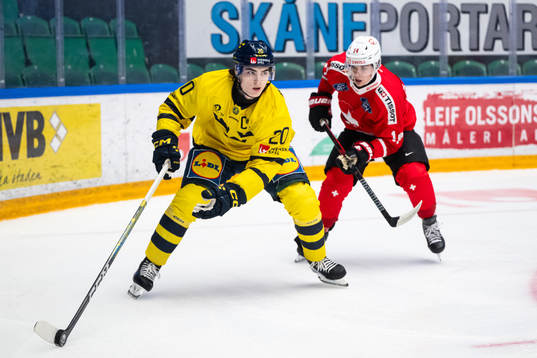 Liam Öhgren of Sweden and Louis Fullermann of Switzerland