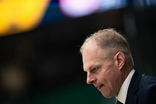 Head coach Magnus Hävelid Sweden