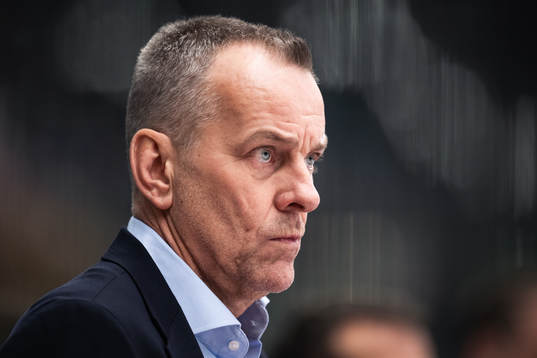 Assistant coach Tommy Albelin of Switzerland