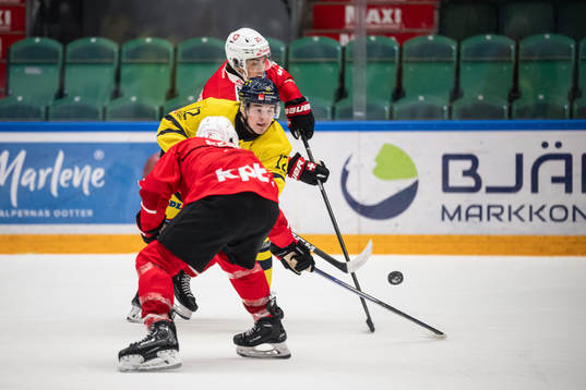 Noah Östlund of Sweden