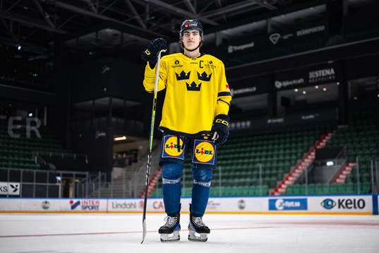 Bläddra bland fler bilder av Ice Hockey, U20, Sweden, morning skate 