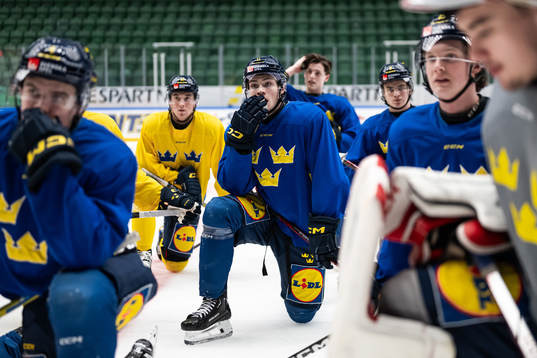 Isac Born of the Swedish under-20 national ice hockey team