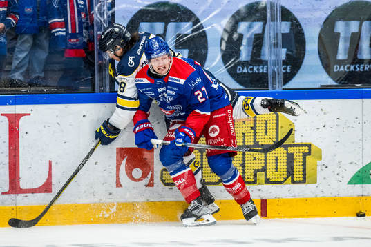 HV71s Isac Brännström och Oskarshamns Austin Wagner