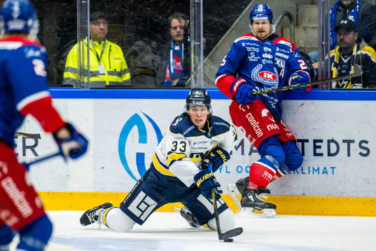 HV71s Måns Lindbäck och Oskarshamns Johannes Salmonsson