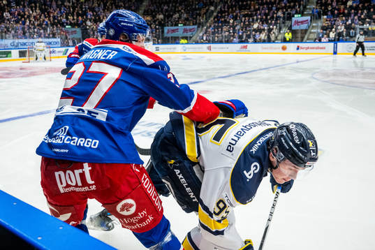 Oskarshamns Austin Wagner och HV71s Herman Träff