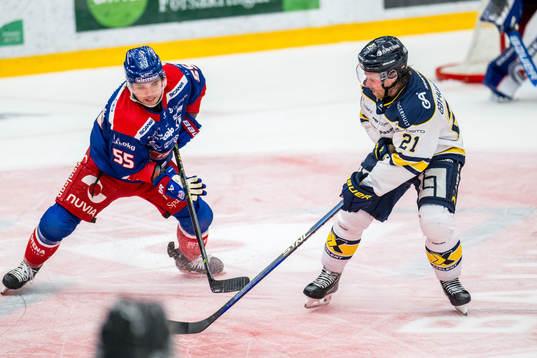 Oskarshamns David Quenneville och HV71s Mattias Tedenby