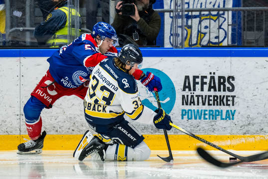 Oskarshamns David Quenneville och HV71s Måns Lindbäck