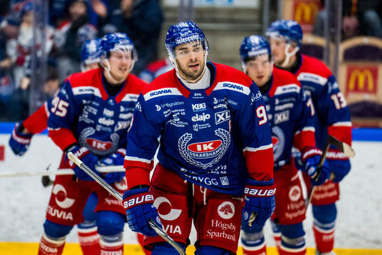 Oskarshamns Ahti Oksanen jublar