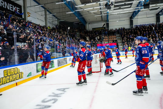 Oskarshamn spelare jublar