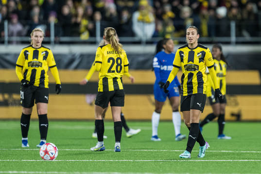 Rusul Rosa Kafaji of Häcken looks dejected