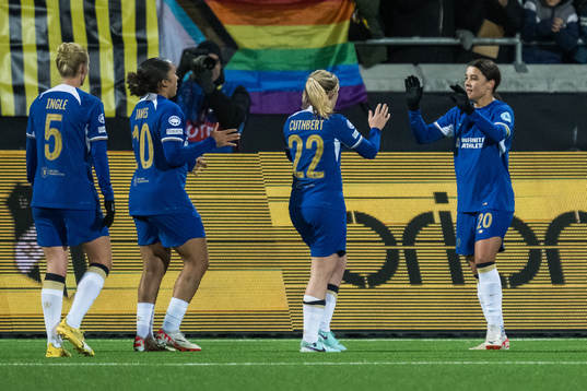 Sam Kerr of Chelsea celebrates
