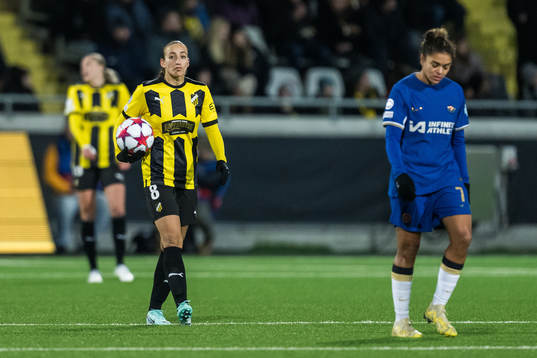 Rusul Rosa Kafaji of Häcken looks dejected