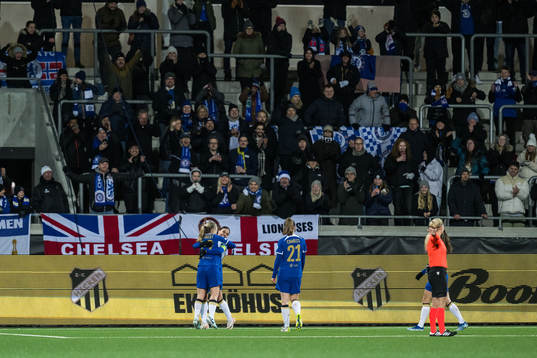 Erin Cuthbert of Chelsea celebrates