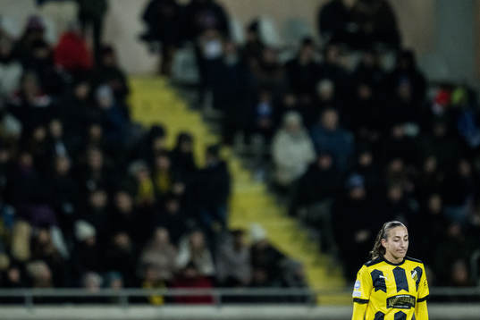 Rusul Rosa Kafaji of Häcken looks dejected