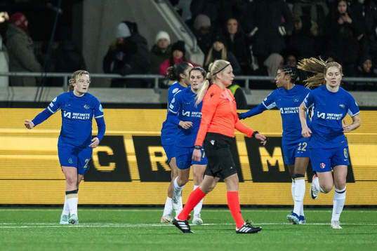 Erin Cuthbert of Chelsea celebrates