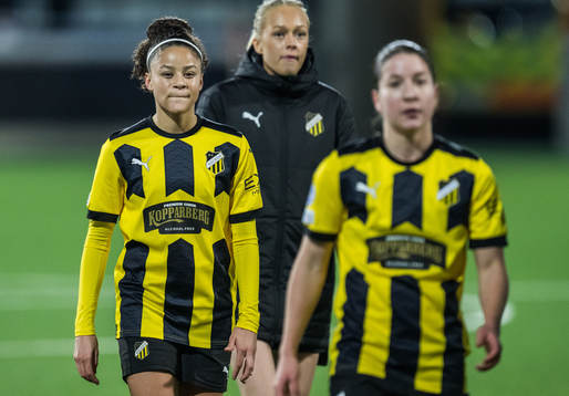 Felicia Schröder of Häcken looks dejected