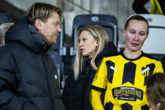 Tony Gustavsson head coach of Australia, Rebecka Blomqvist