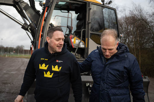 Head coach Magnus Hävelid and equipment manager Daniel
