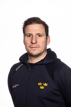 Assistant coach Alexander Steen of the Swedish under-20